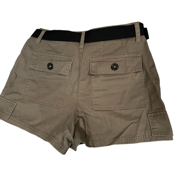 Love Revival Belted Khaki Cargo Shorts Size Small - Picture 2 of 6